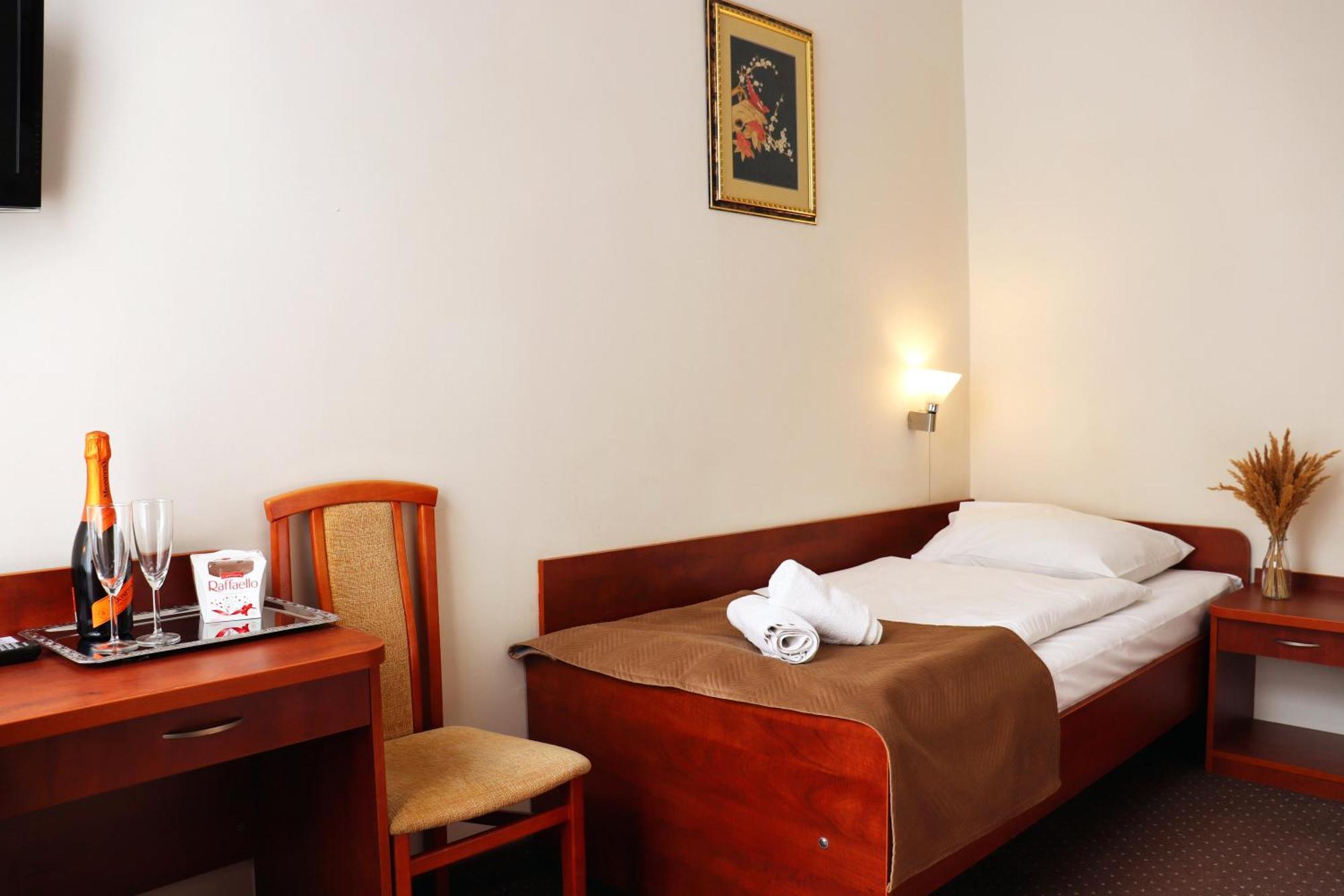 Hotel Lothus Wrocław Eksteriør bilde